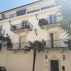 Apartment Rodeo Drive, Viareggio